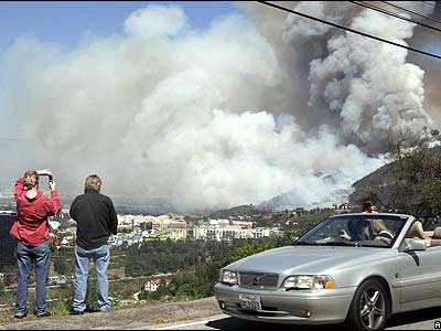 ¿Porqué les Preguntan a los de Hollywood acerca de los Atentados Terroristas?