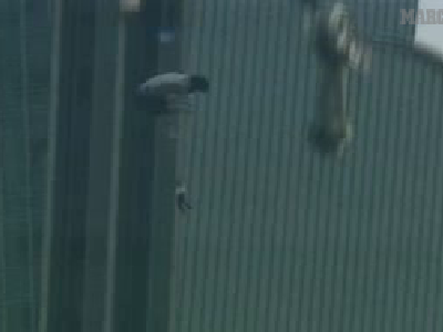 Se tira al vacío con un Paracaídas desde el Edificio más grande del Mundo