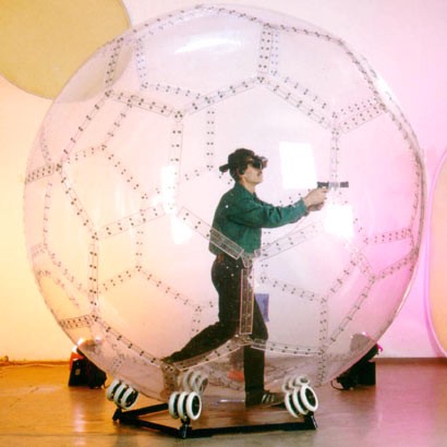 VirtuSphere, corriendo juegos en Modo Tridimensional