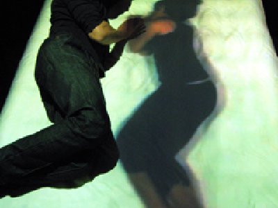 Haz una novia virtual para hacerte compañía cuando llegues al Trabajo