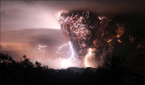 Un rayo en la Nube de Humo