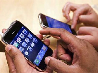 Universidad estadounidense obliga a sus alumnos a tener un iPhone