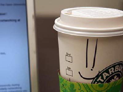 Starbucks comienza a prohibir el uso de laptops en sus Centros