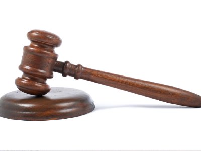 Un tribunal paquistaní ordenó que les cortan las orejas y las narices a dos hermanos