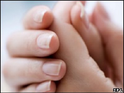 ¿Por qué cuando nos golpeamos un dedo nos tocamos la zona dolorida?