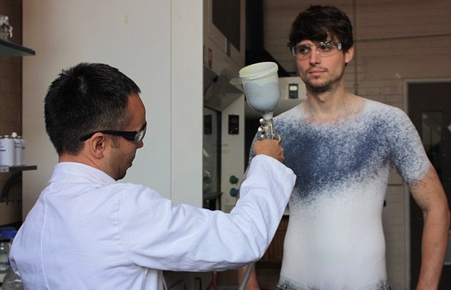 Imagen de camiseta en spray 2
