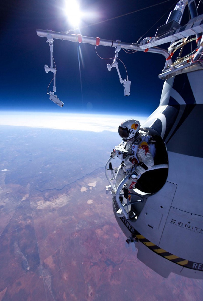 Imagen de Red Bull relacionada con el salto de Felix Baumgartner