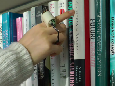 FingerReader: el anillo que permite leer a los ciegos