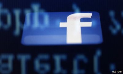 Estadounidense es arrestado en los Emiratos Arabes Unidos por comentarios hechos en Facebook