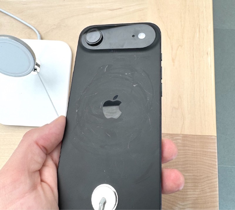 Así se ve el iPhone 17 Pro con las marcas