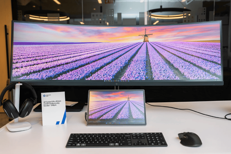 HP Series 5 Pro 49-inch Conferencing Monitor