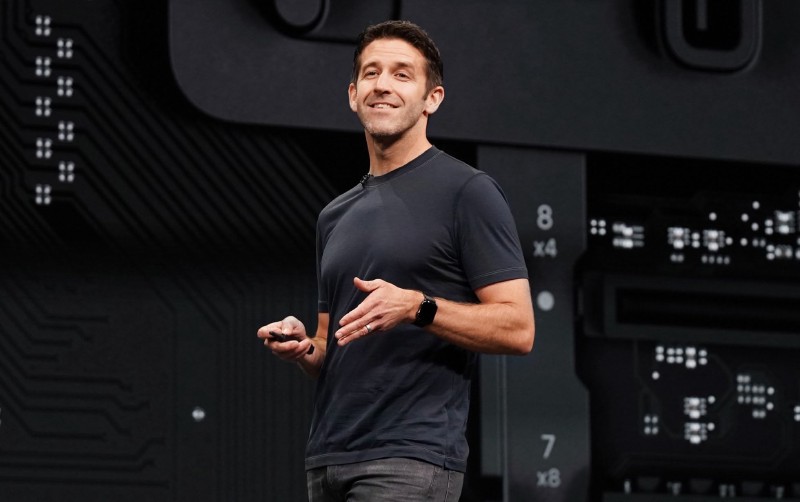 John Ternus, el principal candidato para suceder a Tim Cook en Apple