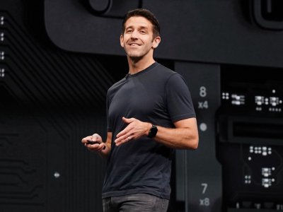 John Ternus, el principal candidato para suceder a Tim Cook en Apple