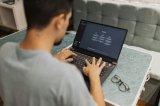 Los chatbots de IA que siempre te dan la razón: un problema que fomenta dependencia