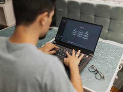 Los chatbots de IA que siempre te dan la razón: un problema que fomenta dependencia